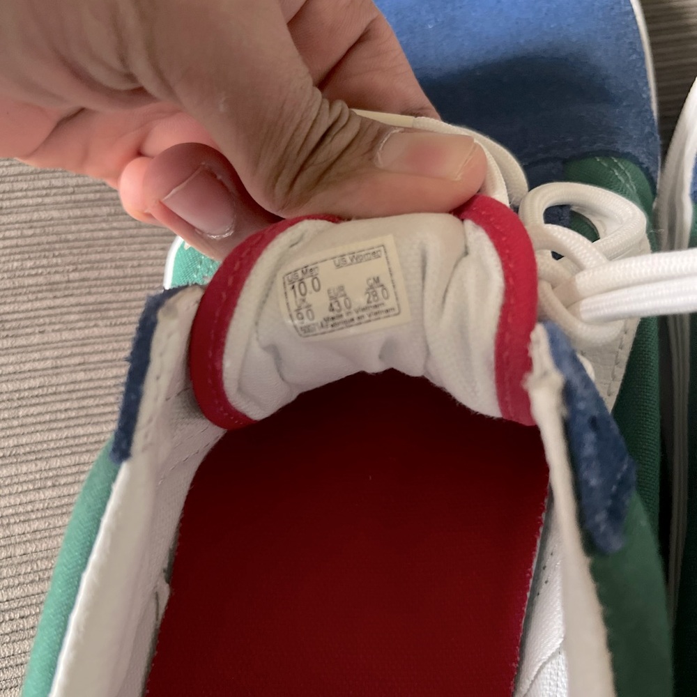 Vans - Picture 4 of 8